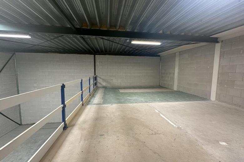 BedrijfsruimteaanZeemanstraat 29<br/> inBarendrecht BedrijfsruimteaanZeemanstraat 29<br/> inBarendrecht