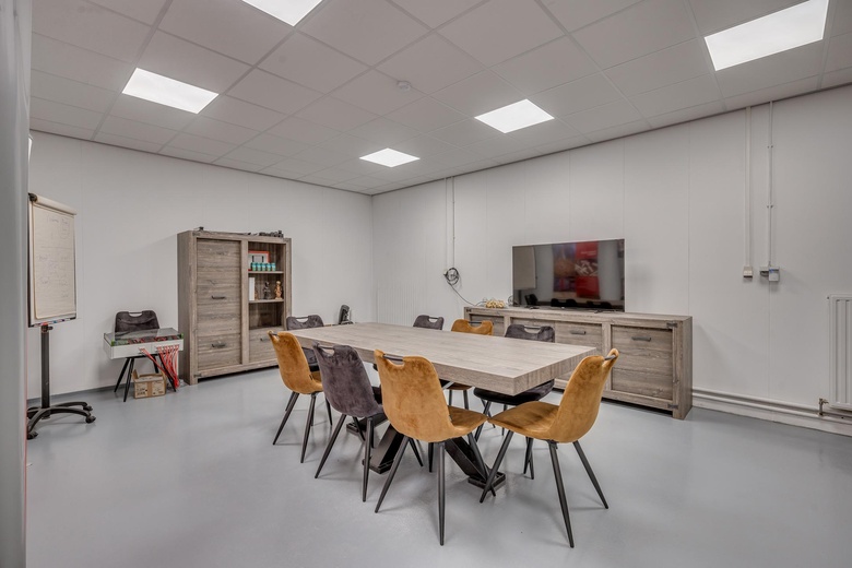 BedrijfsruimteaanTjalkkade 8<br/> inVenlo BedrijfsruimteaanTjalkkade 8<br/> inVenlo