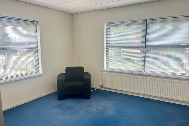 KantoorruimteaanLuzernestraat 20<br/> inNieuw-Vennep