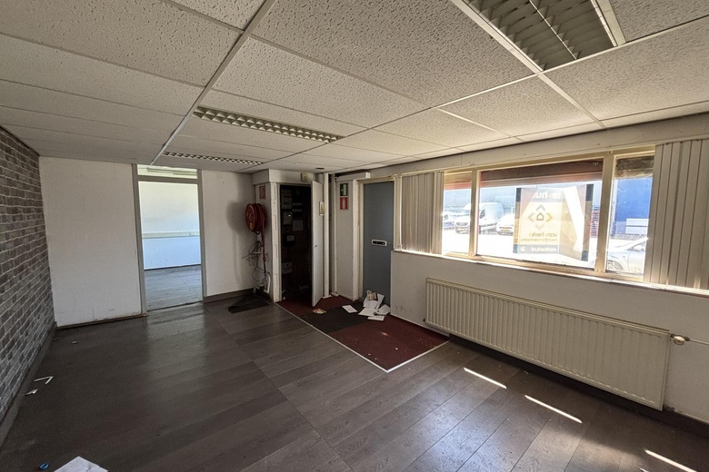 BedrijfsruimteaanSatijnbloem 18<br/> inRotterdam