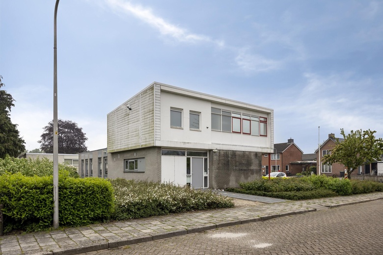 BedrijfsruimteaanLijsterbesstraat 1<br/> inLutten