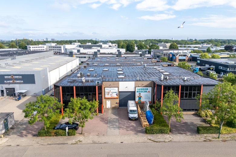 BedrijfsruimteaanWilgenkade 1<br/> inHouten