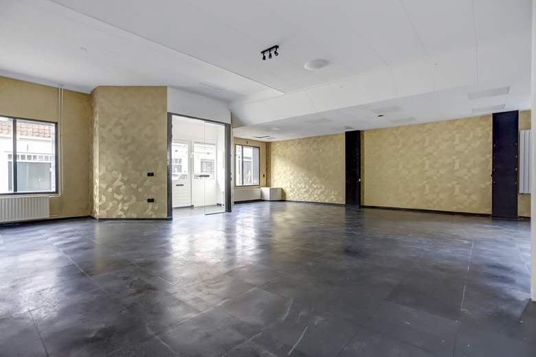 BedrijfsruimteaanJachthuisstraat 5<br/> inKloetinge BedrijfsruimteaanJachthuisstraat 5<br/> inKloetinge