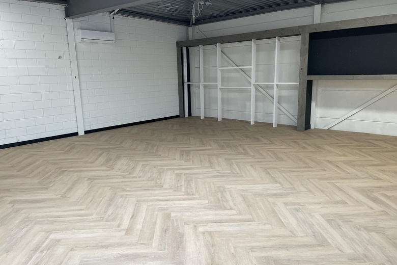 BedrijfsruimteaanBezembinder 8 a<br/> inNijkerk