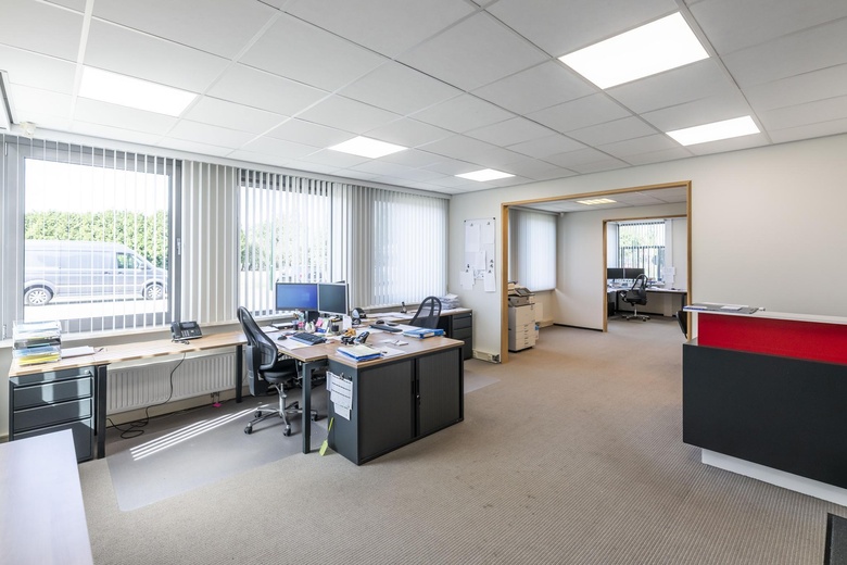 BedrijfsruimteaanDoornseweg 2 a<br/> inNieuwendijk BedrijfsruimteaanDoornseweg 2 a<br/> inNieuwendijk
