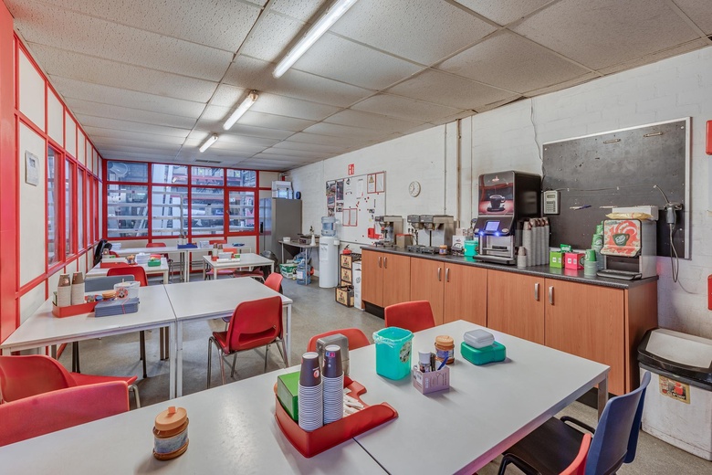 BedrijfsruimteaanOploseweg 10<br/> inOverloon BedrijfsruimteaanOploseweg 10<br/> inOverloon