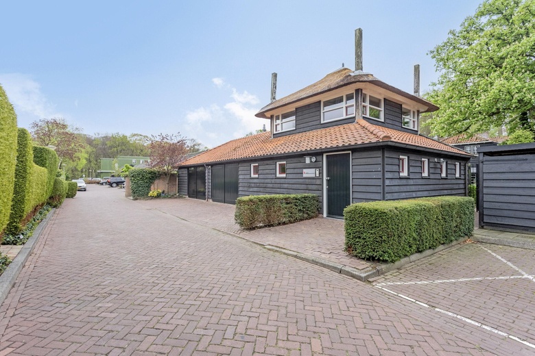 Bekijk foto 1 van Dorpsstraat 18