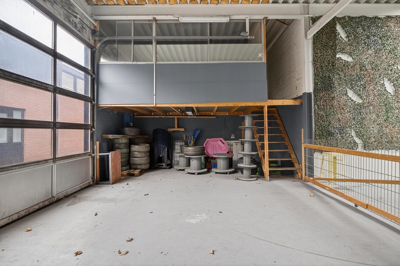 BedrijfsruimteaanHamerstraat 24<br/> inHengelo