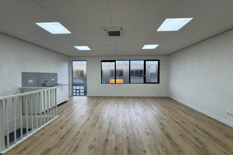 BedrijfsruimteaanJarmuiden 27 N<br/> inAmsterdam