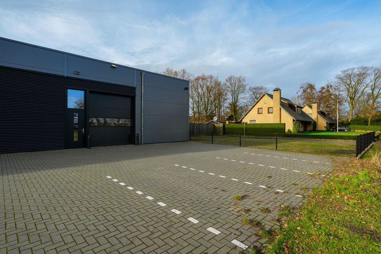 BedrijfsruimteaanOranjelaan 42 j<br/> inBeek en Donk