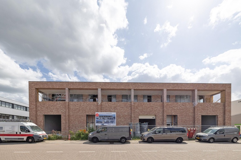 BedrijfsruimteaanPampuslaan 168 F<br/> inWeesp BedrijfsruimteaanPampuslaan 168 F<br/> inWeesp