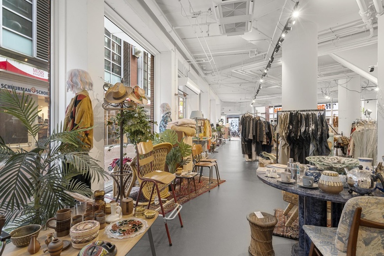 WinkelruimteaanDwingelstraat 8<br/> inArnhem WinkelruimteaanDwingelstraat 8<br/> inArnhem