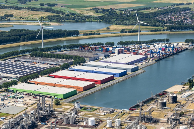 BedrijfsruimteaanShannonweg 82<br/> inBotlek Rotterdam