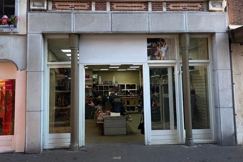 Bekijk foto 1 van Markt 5