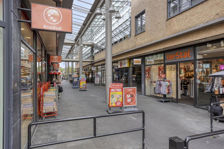 WinkelruimteaanUitslagsweg 93 3<br/> inHengelo WinkelruimteaanUitslagsweg 93 3<br/> inHengelo