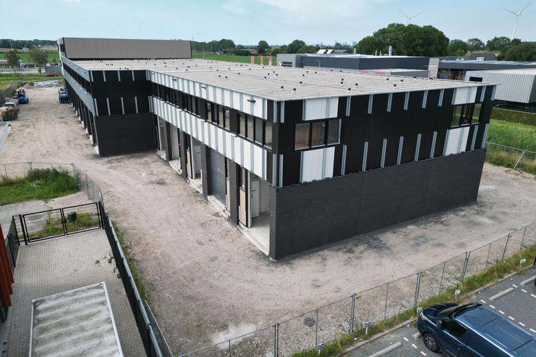 BedrijfsruimteaanReedijk 8 F 24<br/> inHeinenoord BedrijfsruimteaanReedijk 8 F 24<br/> inHeinenoord