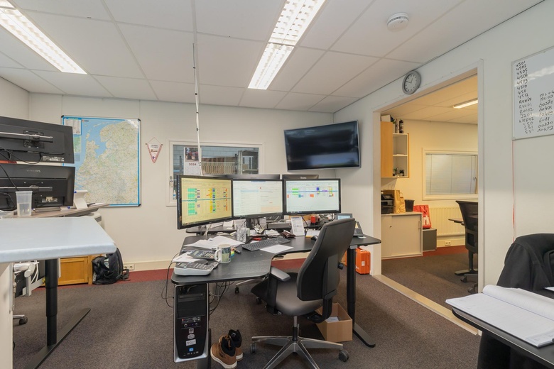 BedrijfsruimteaanProduktieweg 12<br/> inZoeterwoude BedrijfsruimteaanProduktieweg 12<br/> inZoeterwoude