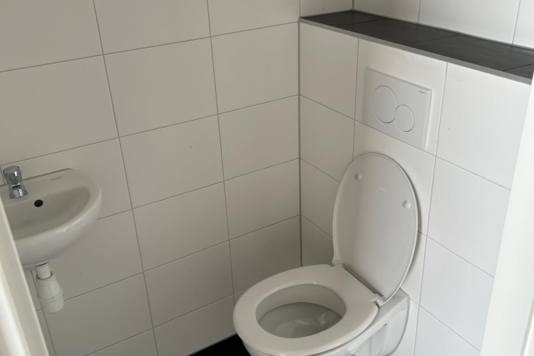 BedrijfsruimteaanJohn F. Kennedylaan 64<br/> inValkenswaard BedrijfsruimteaanJohn F. Kennedylaan 64<br/> inValkenswaard
