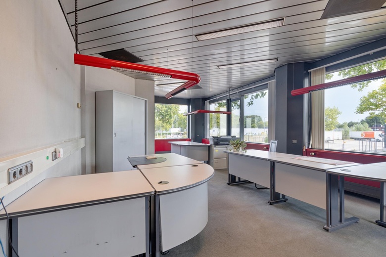 BedrijfsruimteaanPieter Zeemanweg 97<br/> inDordrecht BedrijfsruimteaanPieter Zeemanweg 97<br/> inDordrecht