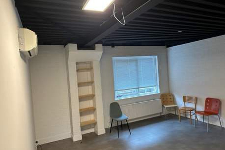 KantoorruimteaanBisschop Zwijsenstraat 35 Begane grond<br/> inTilburg KantoorruimteaanBisschop Zwijsenstraat 35 Begane grond<br/> inTilburg