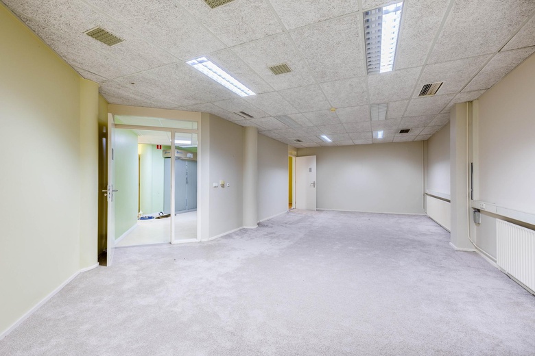 WinkelruimteaanMathenesserlaan 540<br/> inRotterdam WinkelruimteaanMathenesserlaan 540<br/> inRotterdam