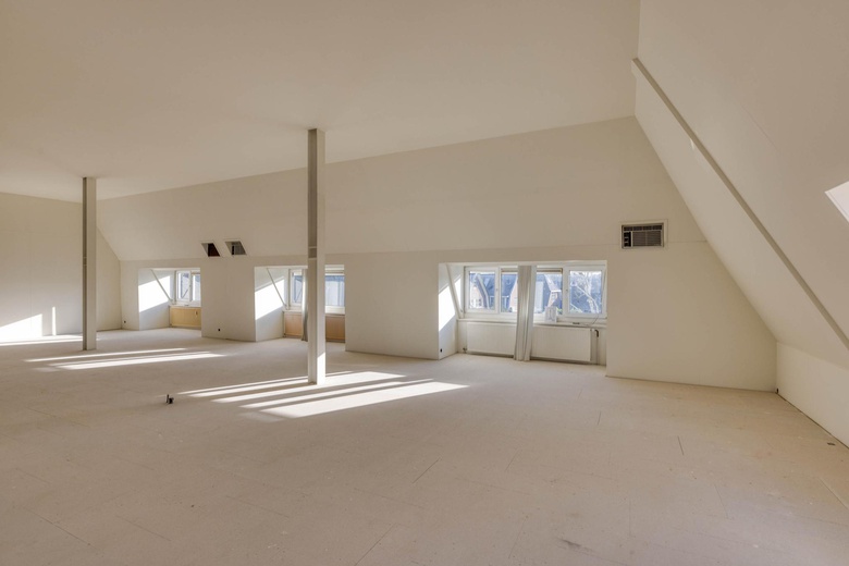 KantoorruimteaanHellingstraat 22<br/> inHuizen