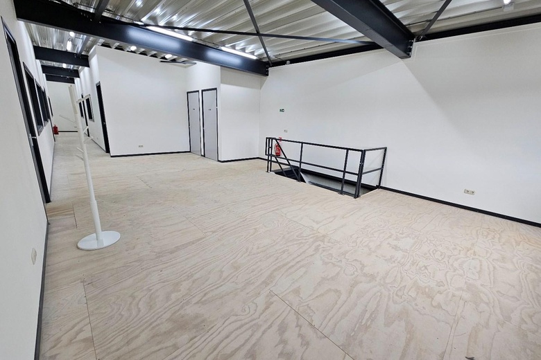 BedrijfsruimteaanSchepelstraat 47<br/> inRoermond BedrijfsruimteaanSchepelstraat 47<br/> inRoermond