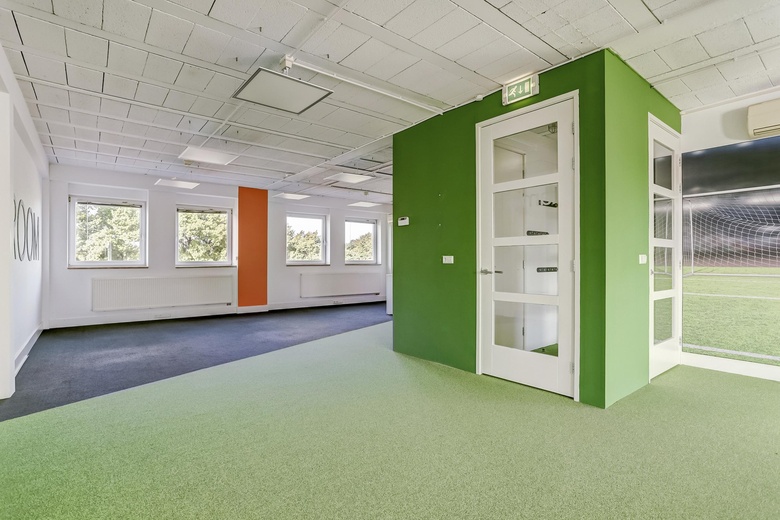 BedrijfsruimteaanStanderdmolen 20<br/> inHouten