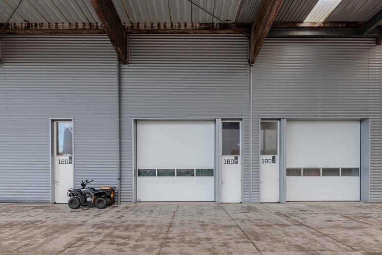 Bekijk foto 1 van Van IJsendijkstraat 180 J