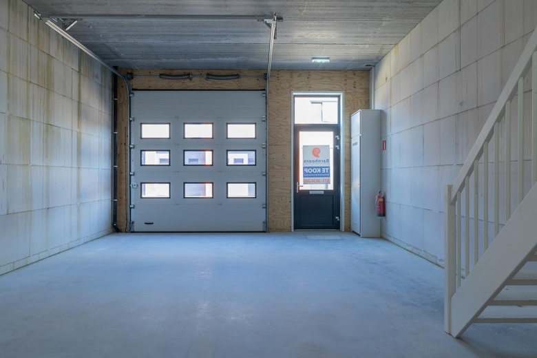 BedrijfsruimteaanCilinderweg 75<br/> inRoelofarendsveen