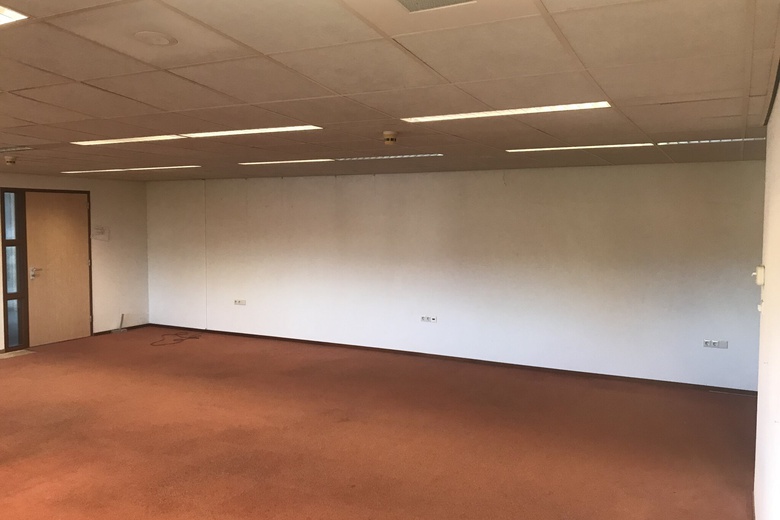 KantoorruimteaanDr. Grashuisstraat 8 -10<br/> inZelhem KantoorruimteaanDr. Grashuisstraat 8 -10<br/> inZelhem