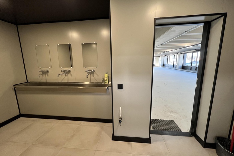 BedrijfsruimteaanLindtsedijk 14 C<br/> inZwijndrecht