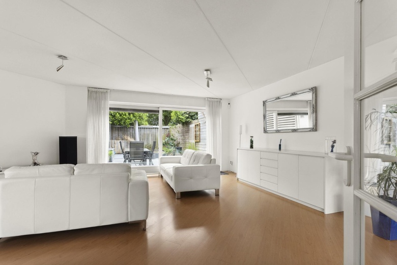 BedrijfsruimteaanFioringrasstraat 1 - 3<br/> inAlmere BedrijfsruimteaanFioringrasstraat 1 - 3<br/> inAlmere