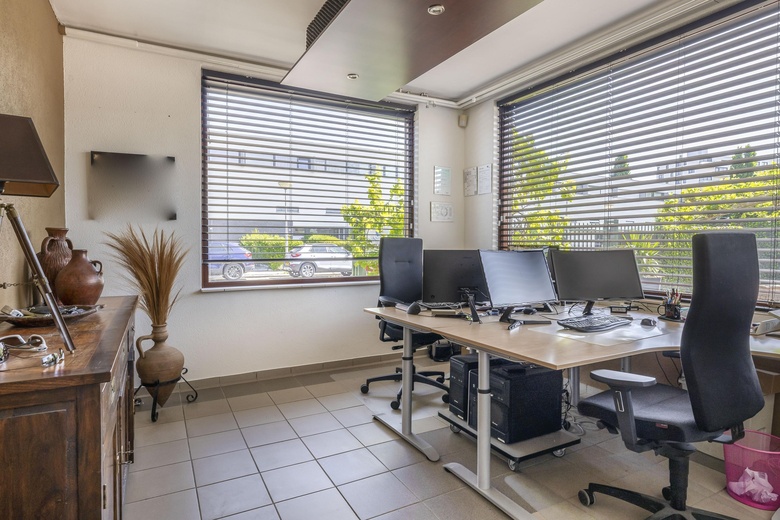 BedrijfsruimteaanM. Beenstraat 16<br/> inSpijkenisse