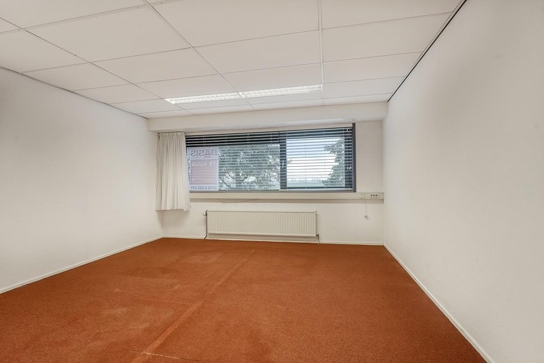 KantoorruimteaanLuzernestraat 37 A<br/> inNieuw-Vennep