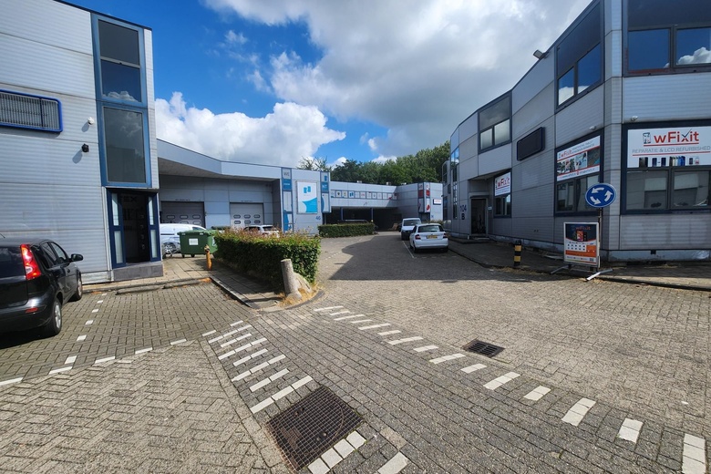 KantoorruimteaanInnsbruckweg 90<br/> inRotterdam KantoorruimteaanInnsbruckweg 90<br/> inRotterdam