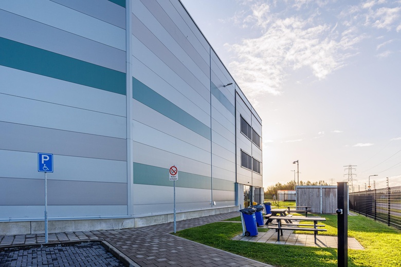 BedrijfsruimteaanRietgraaf 10 - 12<br/> inOosterhout