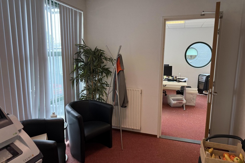 BedrijfsruimteaanZeemanstraat 71 - 73<br/> inBarendrecht BedrijfsruimteaanZeemanstraat 71 - 73<br/> inBarendrecht