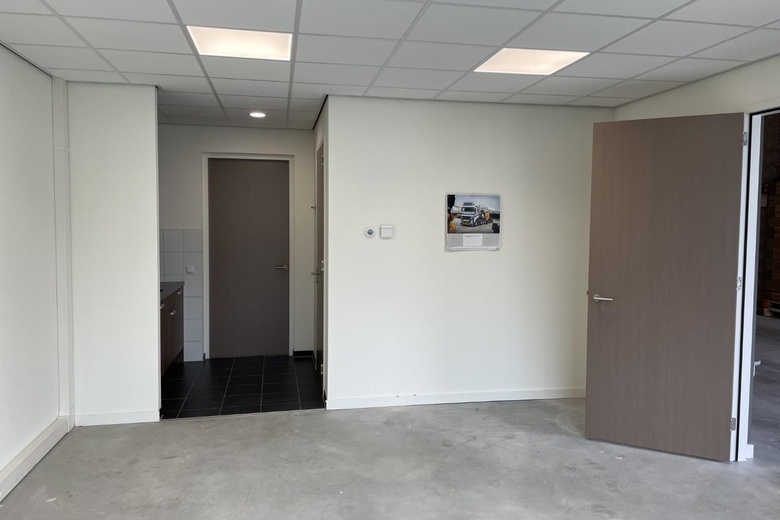 BedrijfsruimteaanSchaapherderweg 17 l<br/> inRidderkerk