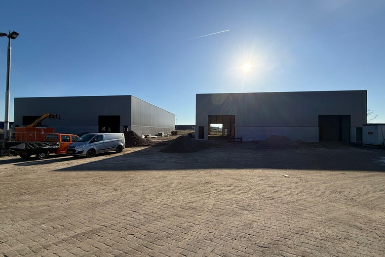 BedrijfsruimteaanPieter Hoebeeweg 4 - 8<br/> inDordrecht