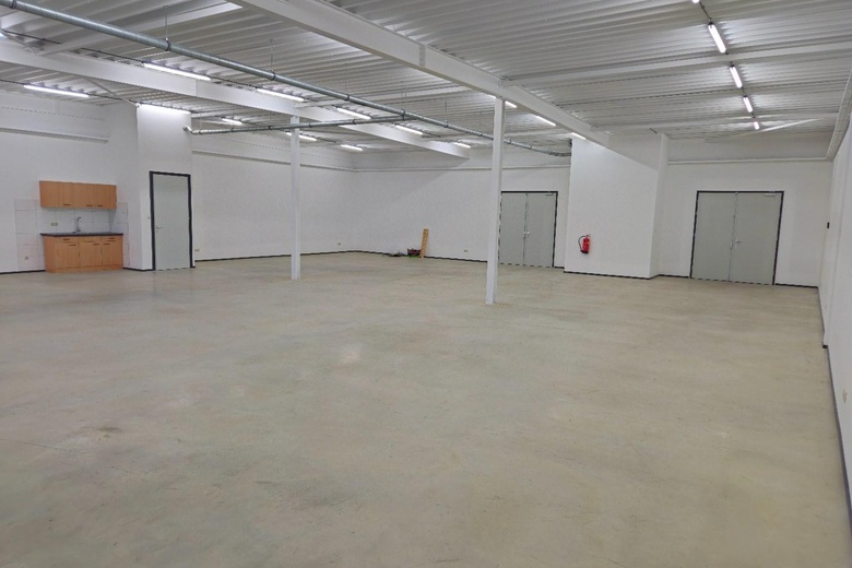BedrijfsruimteaanMarie Curieweg 1<br/> inRoermond BedrijfsruimteaanMarie Curieweg 1<br/> inRoermond