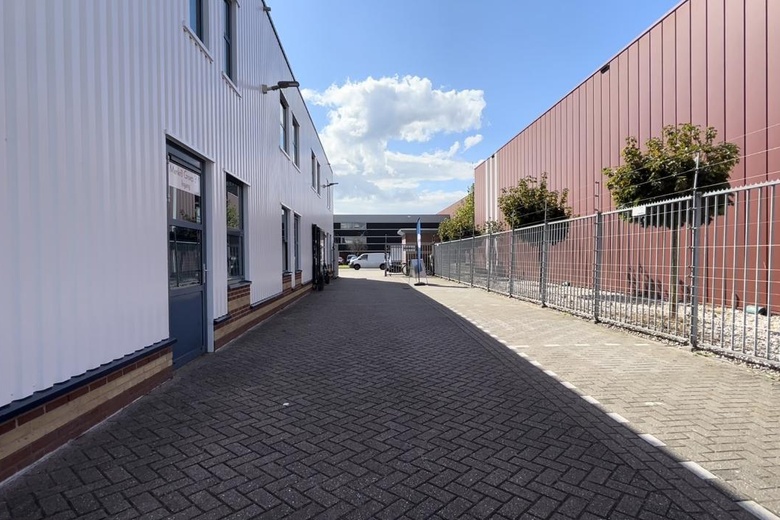 BedrijfsruimteaanBergveste 2<br/> inHouten BedrijfsruimteaanBergveste 2<br/> inHouten