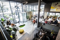 Bekijk foto 4 van Kennemerplein 6 - 14