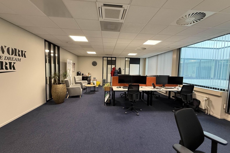 KantoorruimteaanMiddelweg 6 C<br/> inNieuwkuijk