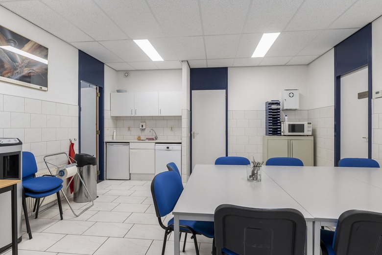 BedrijfsruimteaanKreekweg 16<br/> inVlaardingen