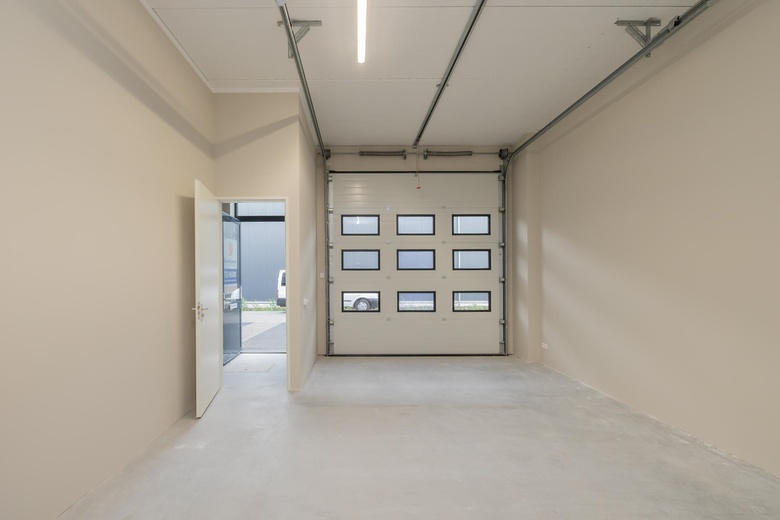 BedrijfsruimteaanCilinderweg 67<br/> inRoelofarendsveen