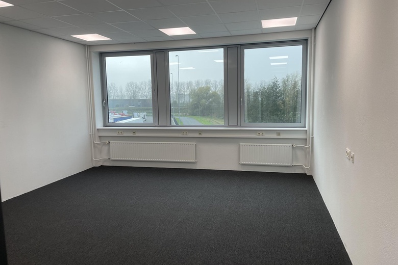 KantoorruimteaanSluisweg 200<br/> inDen Bosch KantoorruimteaanSluisweg 200<br/> inDen Bosch