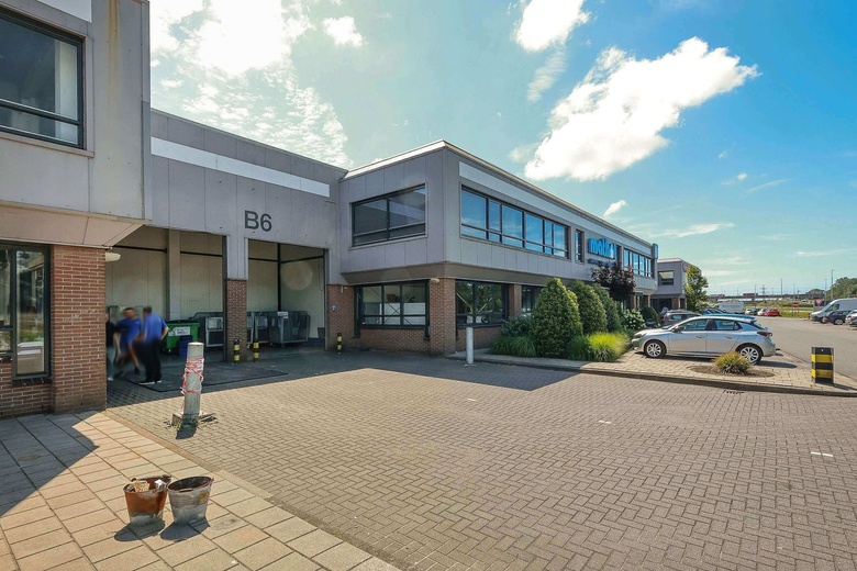 BedrijfsruimteaanHaarlemmerstraatweg 105<br/> inHalfweg