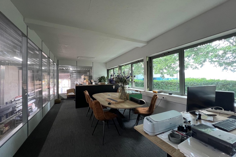 BedrijfsruimteaanKelvinring 27 a<br/> inAlblasserdam BedrijfsruimteaanKelvinring 27 a<br/> inAlblasserdam
