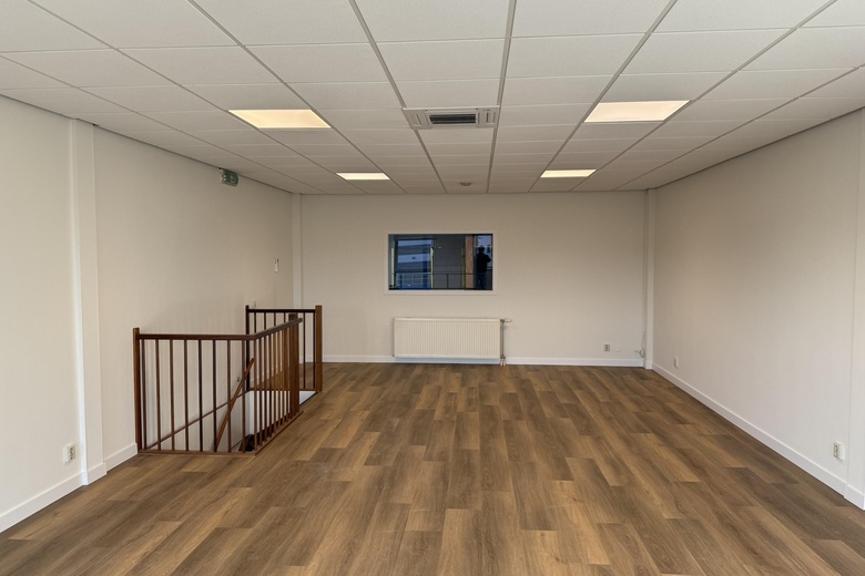 BedrijfsruimteaanBijdorp-West 79<br/> inBarendrecht